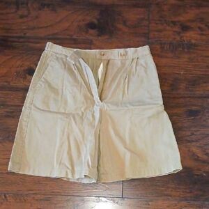 Banana Republic Tan Bermuda Shorts Classic Cotton Design